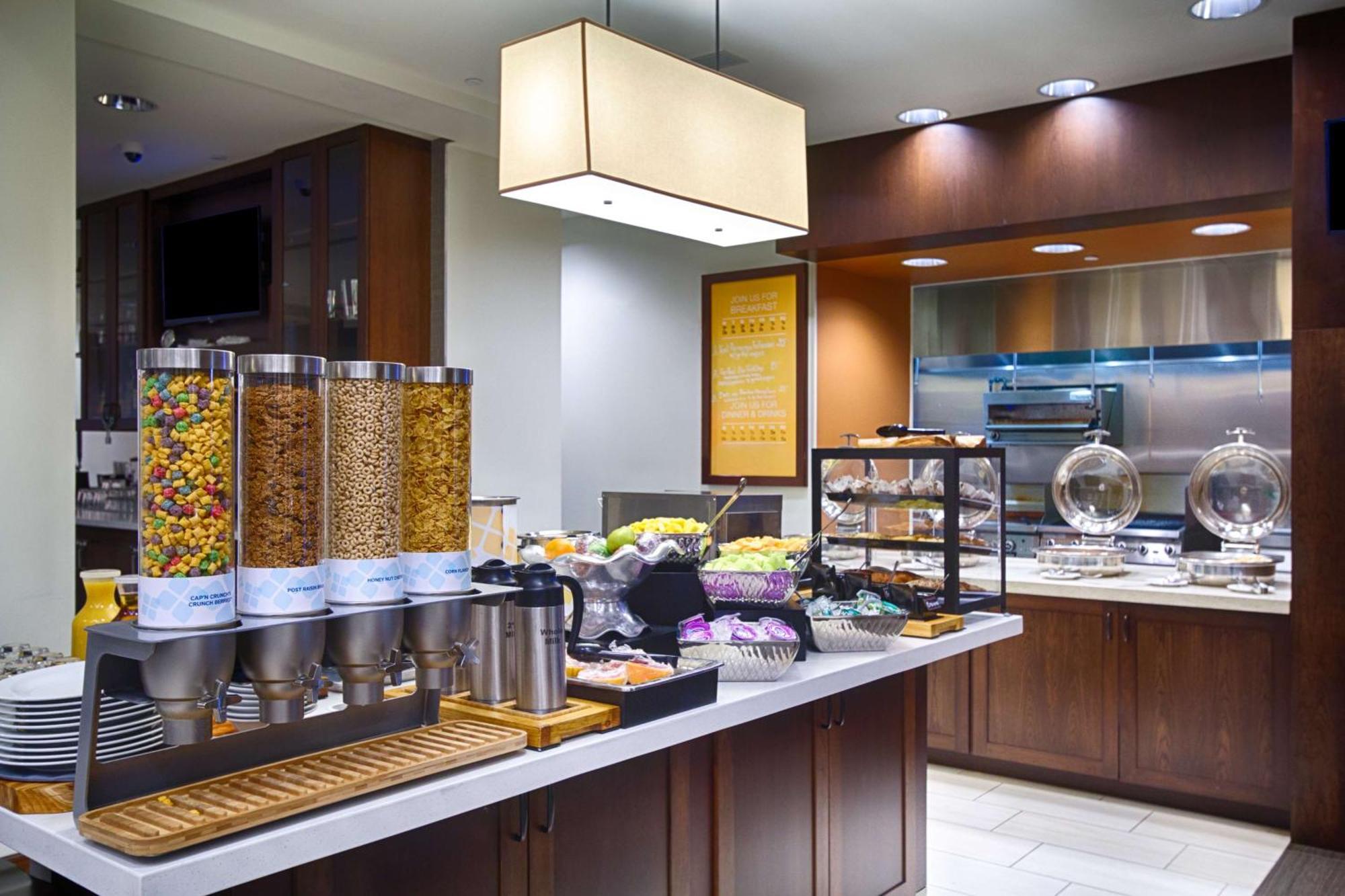 Hilton Garden Inn Salina Kültér fotó